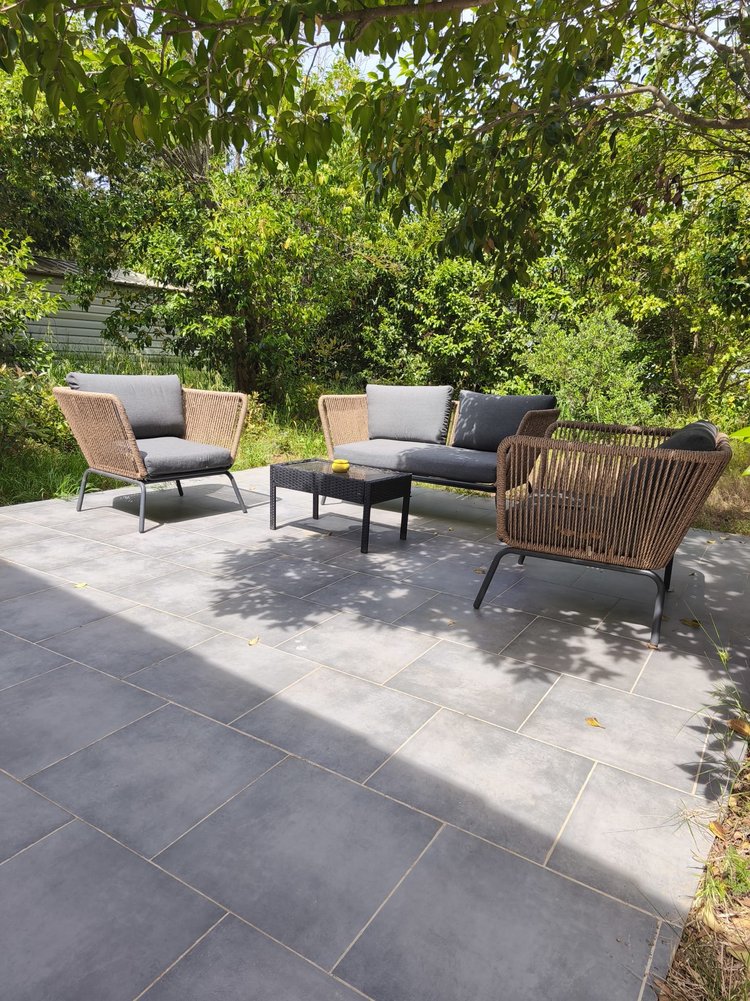 Jardin privé et salon extérieur